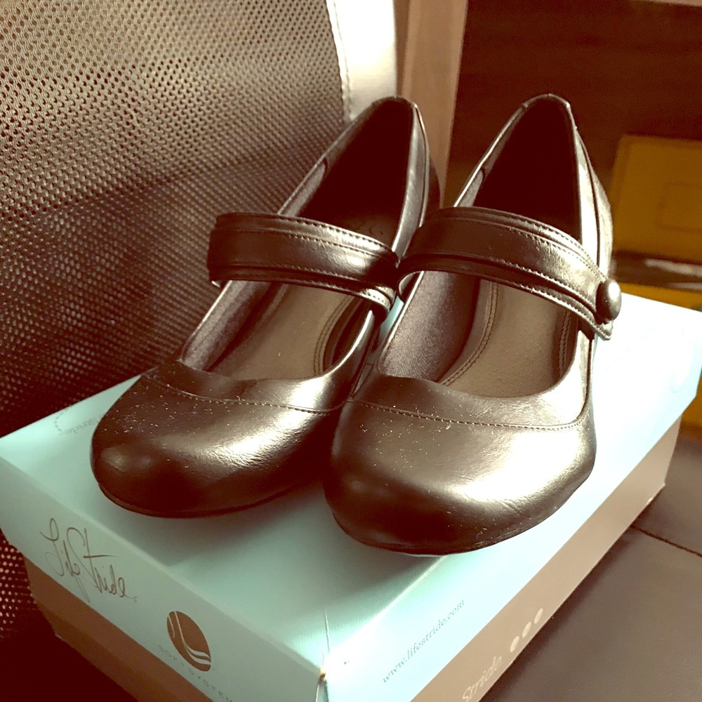 Dress shoes